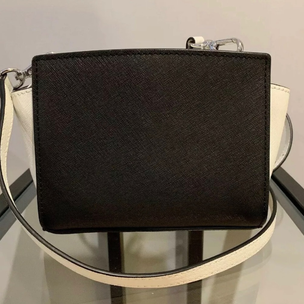 Michael Kors Selma Mini Leather Crossbody Bag NWOT - Picture 5 of 8